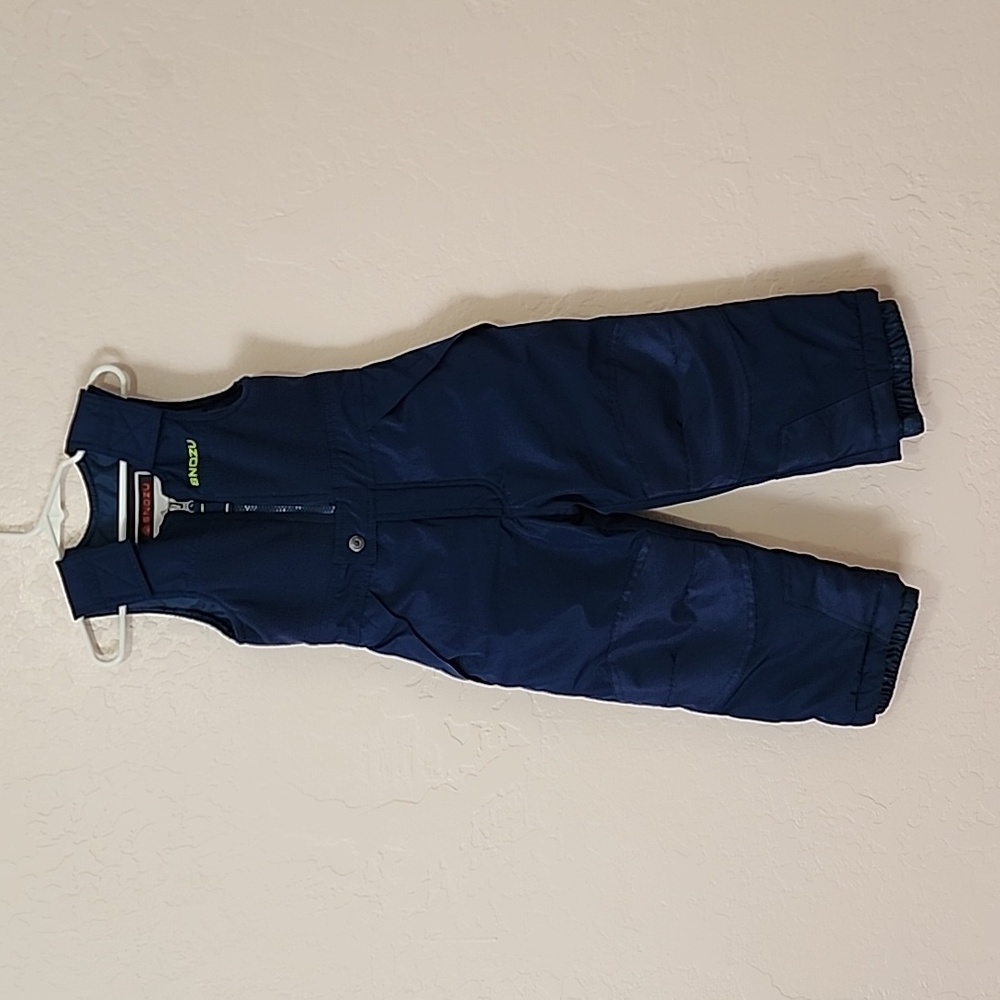 Snozu Snowsuit Size: 3T